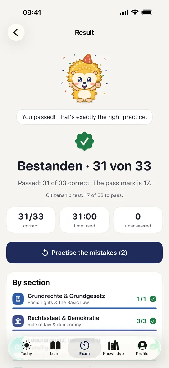 Hedi's exam result screen: “Bestanden · 31 von 33”, passed with 31 of 33 correct, time used 31:00.
